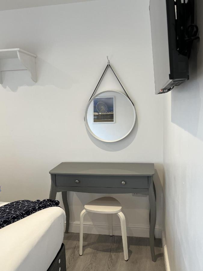 20 Coop Street Apartment *